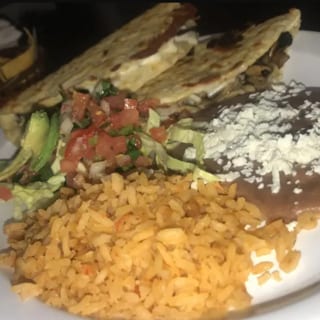 QUESADILLA DE HONGOS